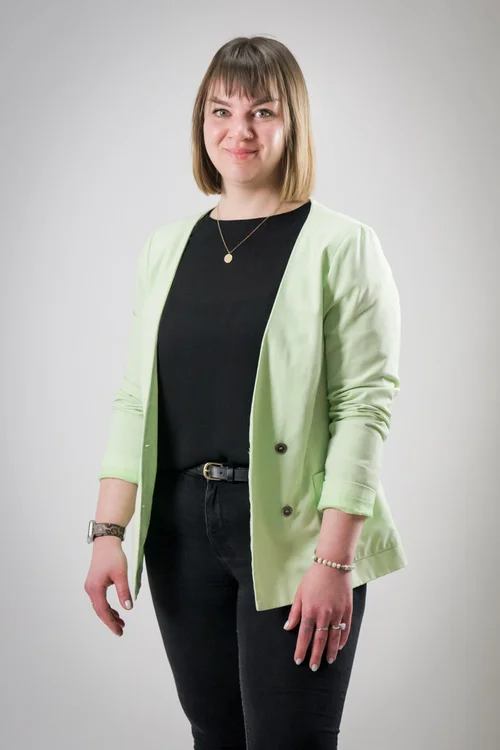 Rebecca Scarlet Düren - Projektassistentin und Compliance-Beraterin